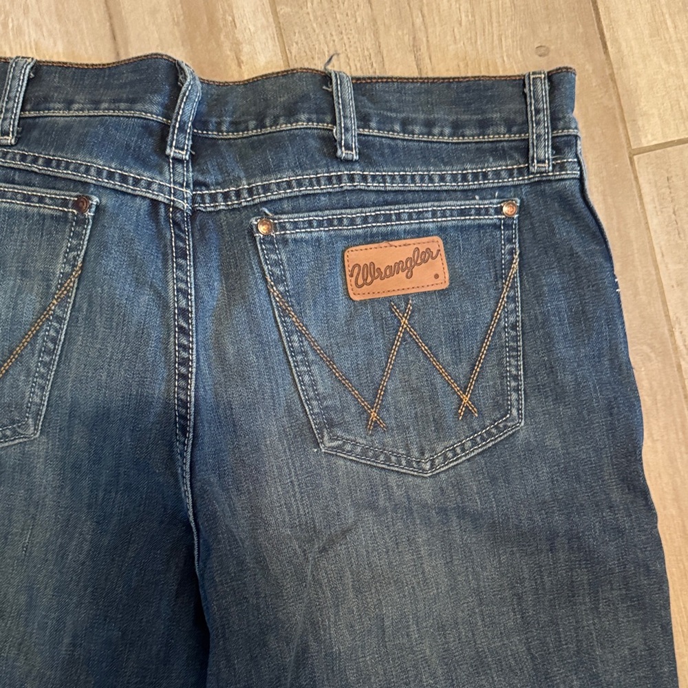 Men’s Wrangler Dark Blue Relaxed Jeans
